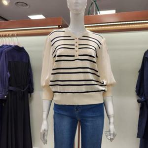 수스 HC04 쉬폰 소매 브이넥 니트 S252BSW459