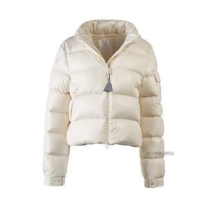 [몽클레어] FW25 여성 페트라 숏 패딩 1A00032 596XE 02B