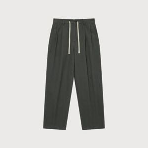 M 커버낫바지 CQK CO2503PT24-DG 트윌 2-TUCK 스트링 팬츠 Dark Gray