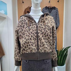 클리지 DP01 모카레오파드 후드 짚업 CP9WJP01