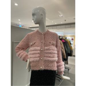 르니앤맥코이 V넥 퍼 장식 날개사 가디건 (MN01CD703FJ)