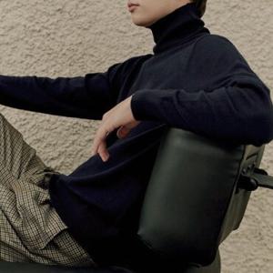 로코엘라 바일린 남성 플레인 이지 터틀넥 니트