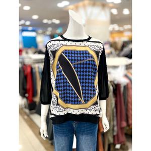 [트리아나]소매 플리츠 라운드 블라우스 AK1BA07