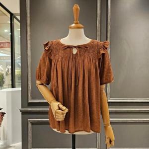 [아니베에프]  A46WBL510_어깨프릴 주름 블라우스