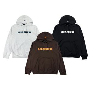 [엄브로]엄브로 에센셜 빅레터링 후드티 UP323CHD93