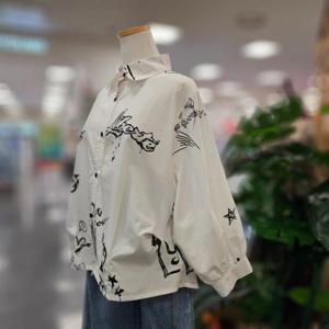 스테파니 HC07 뱅크 영문  프린팅 벌륜 셔츠 A25SH5316