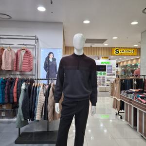 [피에이티]융본딩 그라데이션 반집업 스웨터  1L73432-US