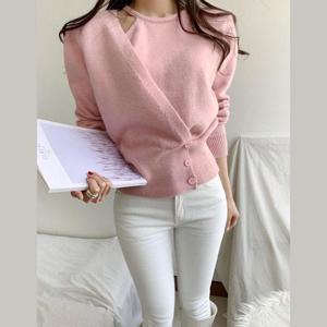 라운드넥 트임 랩 단추 니트 티셔츠 코디 룩