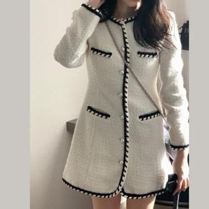 여자 봄 라운드넥 배색 트위드 배색 원피스 코디 룩