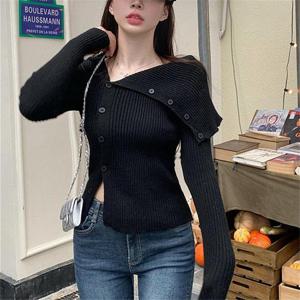 [짝꿍닷컴] 여성 언밸런스 오픈숄더 단추 봄 니트티 LK-K014