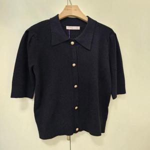 스테파니 HC07 카라골드 단추 포인트  니트 A24SW4305