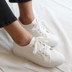 깔끔 여성 스니커즈 단화 데일리 캐주얼 코디 심플