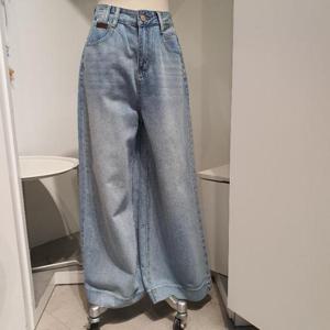 르피타 HC06 작은 가죽 라벨 와이드 청바지(라이트 블루) L255BJE351