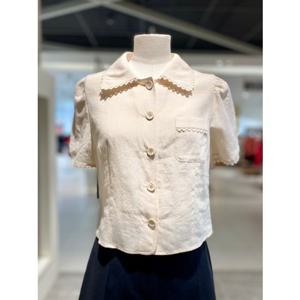 [올리브데올리브] OW5MB445 자수카라 튤립소매 크롭 블라우스