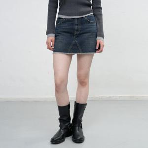 WOMAN 로우라이즈 컷팅 데님 미니스커트 [DARK BLUE] / WBE3L13504