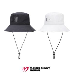 [마스터바니에디션] (411E3CP105) 남성 로고 레더 탭 스트링 버킷햇