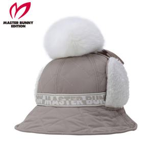 [마스터바니] 여성 투톤 로고 폼폼이 이어워머 버킷햇