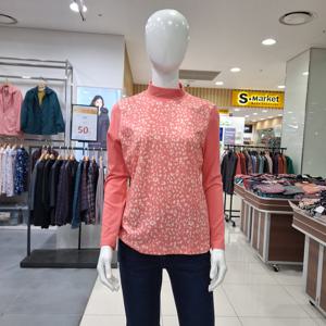 [피에이티]코트나 프린트배색  목크넥티셔츠  1L85485-US