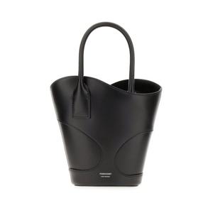 25 FW 페라가모 카프 레더 디테일 컷아웃 토트백 블랙 768959