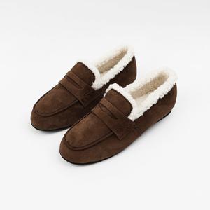 [신난다슈]여성 털 로퍼 단화 1cm 모카신 플랫 슈즈 뽀글이 퍼 스웨이드 ST257921 브라운