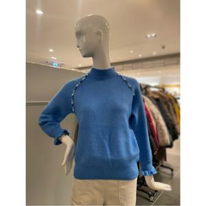 르니앤맥코이 진주장식 반폴라 니트 (MN01KM720FJY)