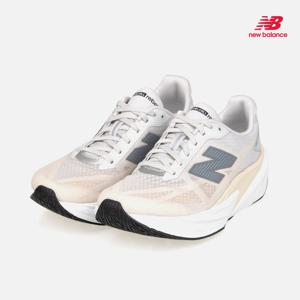 뉴발란스 퓨어셀 레벨 V5 발볼 넓은 런닝화 MFCXLL5