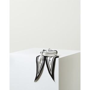 [헤지스] HISC6E500BK_여성 블랙 H클립 마름모 실크 스카프