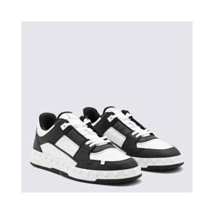 VALENTINO GARAVANI Valentino Garavani Sneakers Black 8Y2S0H43RDG0NI