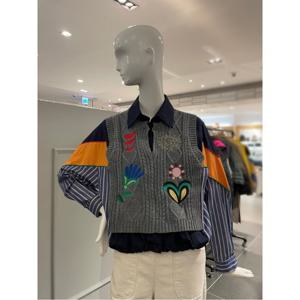 르니앤맥코이 자수 니트 스트라이프 블라우스 (MM12BL702HJZ)