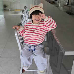 [밀리밤]밀리기모 스트라잎 맨투맨MLMA25T3Z  NC해운대점