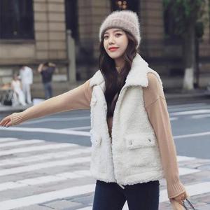 [시스터즈] 여성 하이넥 카라 보송 양털 조끼 2컬러