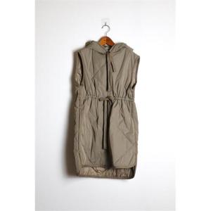 [비꼴리끄]후디 퀼팅 하프 베스트