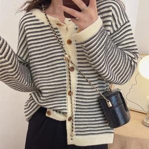 G126804_블랙단가라 자가드 라운드 니트티 가디건