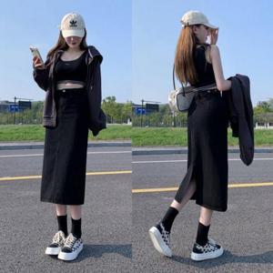 뒷트임 A라인 허리조절 스트랩 날씬핏 여성 데님 치마