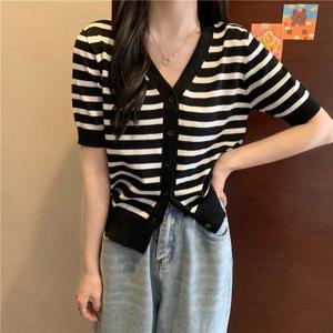 브이넥 스트라이프 슬림핏 숏 가디건 USI-A500020