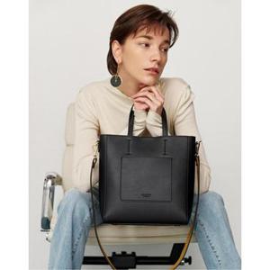 헤지스 액세서리 25FW 선물추천CELIA 블랙 심플 포켓 포인트 토트 겸 숄더백 M HIBA5F972BK