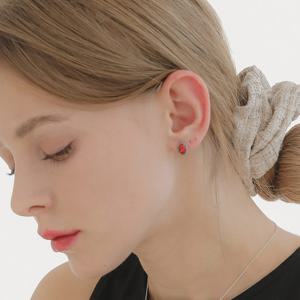 바이데이지 산호 원석 타원 실버 귀걸이 Be0677