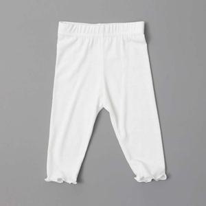 프릴 포인트로 러블리한 느낌을 주는 여아 레깅스