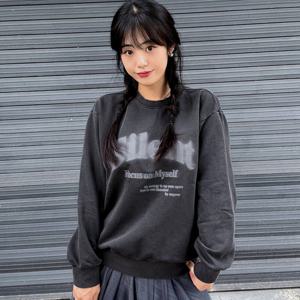 [체이스컬트]공용 피그먼트 레터링 맨투맨 티셔츠-EERU5132B09