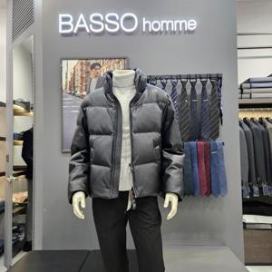 [바쏘옴므]심플 블랙덕다운비건레더점퍼WSY4UA43