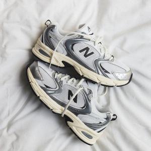 [뉴발란스]뉴발란스 530 남성 여성 공용 런닝 운동화 화이트실버