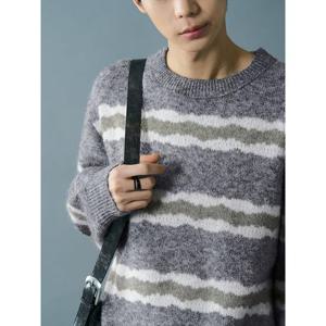 (455Y51LY44) [에잇세컨즈] 브러쉬 멀티스트라이프 라운드 니트  애쉬