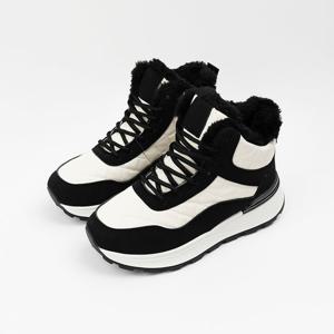 [신난다슈] 여성 하이탑 스니커즈 4cm 여자 방한 털 앵클 키높이 운동화 퍼 통굽 MRO25918 블랙