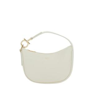 FERRAGAMO 그레인 가죽 여성의 맨 위 손잡이와 앞면에 양각 로고가 새겨진 흰색 핸드백 2209650790009