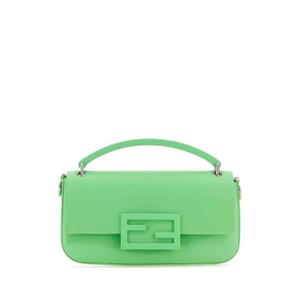 FENDI 파스텔 그린 가죽 바게트 휴대폰 케이스 7AS142ANXI F1L1Q