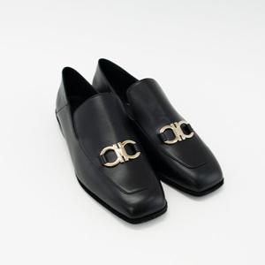 페라가모 여성 단화 CESARO 간치니 로퍼 01R420 0733041