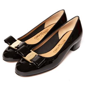 페라가모 여성 바라 보우 페이턴트 펌프스 591963