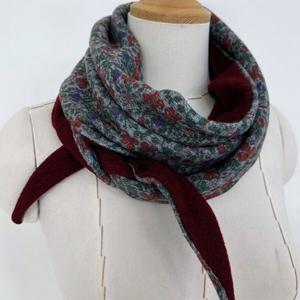 [애슬릿][애슬릿]국내 생산 엄마 할머니 꽃 삼각 양면 머플러