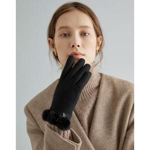 [헤지스] HIGV5F005BK_여성 블랙 밍크 퍼 퍼피로고 장식 장갑