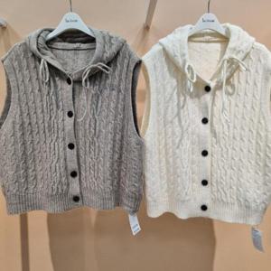 라티움 HC34 품편한 세로꽈배기 앞오픈형 짧은후드니트조끼 T2543VT04